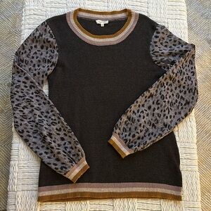 Pullover crewneck animal print sleeve sweater